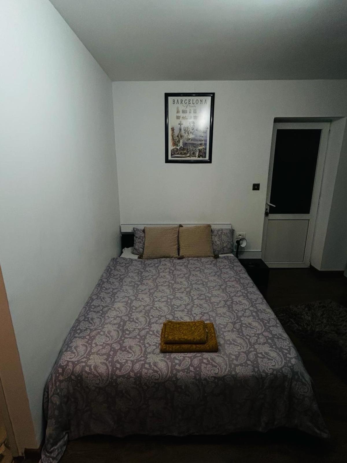 Amazing 1 Bed Flat Apartamento Craiova Exterior foto